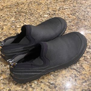 Men’s bogs outdoor slippers